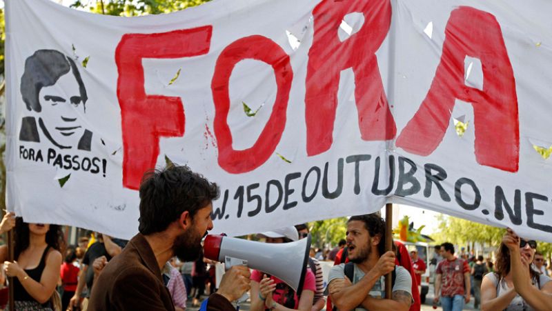 Los militares portugueses llaman a defender "los ideales del 25 de abril" contra los recortes