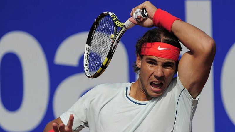 Nadal derrota al ralentí al francés Paire en octavos del Godó