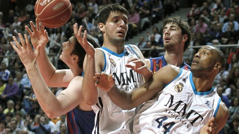 Felipe Reyes acaba con el Barça y asegura el primer puesto del Madrid