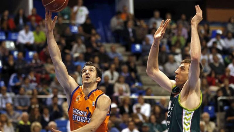 El FIATC Joventut se acerca a los 'play-offs' y el Unicaja sorprende al Valencia