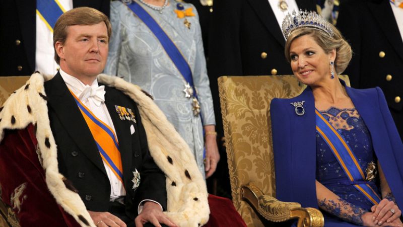 Guillermo de Holanda jura como nuevo rey tras la abdicación de su madre, Beatriz