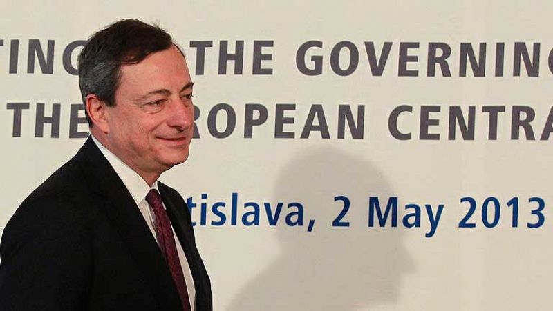 El BCE rebaja los tipos al 0,5%, un nuevo mínimo histórico, para impulsar el crecimiento