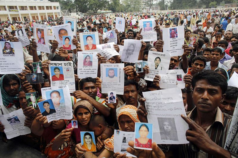 Ascienden a más de 540 los muertos por el derrumbe en Bangladesh