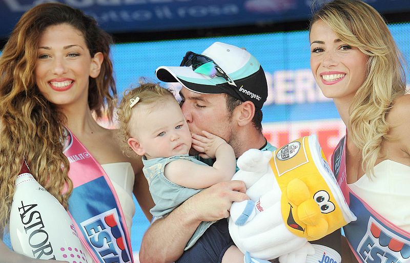 Cavendish hizo buenos los pronósticos y es el primer líder del Giro
