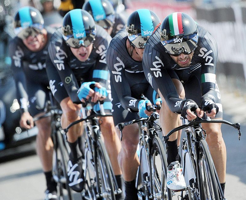 El Sky se impuso en la crono por equipos y Puccio es el nuevo líder del Giro