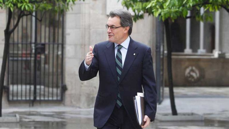 Mas convoca a partidos y diputaciones a una cumbre sobre el 'derecho a decidir' en Cataluña