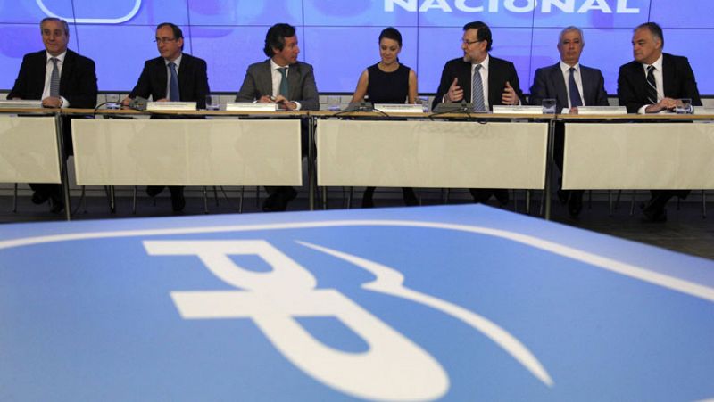 Rajoy justifica la subida de impuestos para evitar un "crack" y dice que los bajará "cuando pueda"