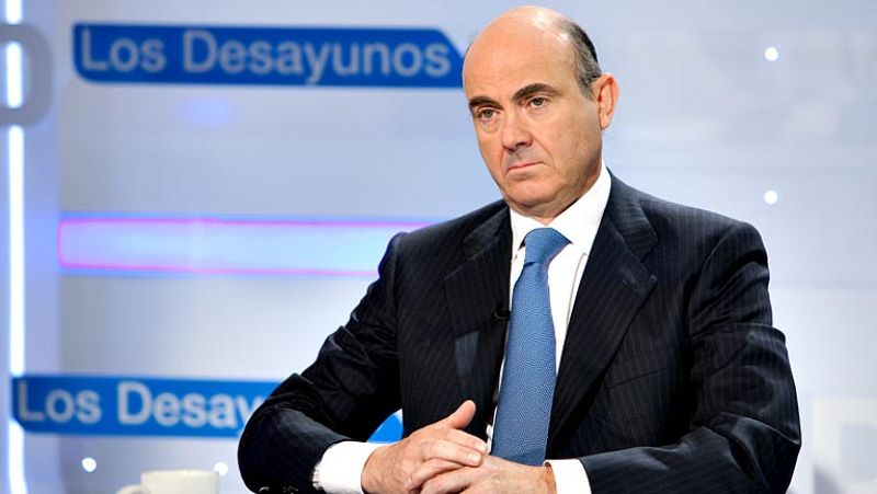 Guindos dice que la banca "está mejor que hace un año", pero no contesta si necesita más ayudas