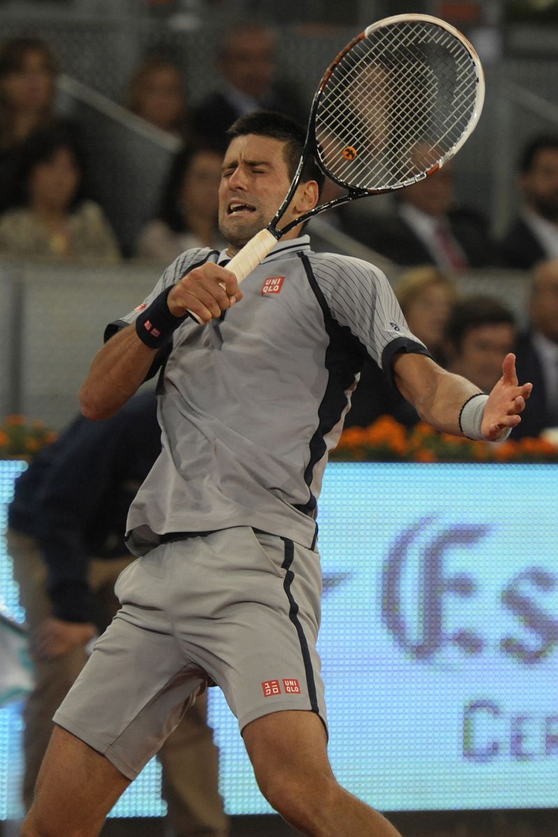 Djokovic, eliminado a las primeras de cambio en Madrid; Federer y Murray ganan en su debut