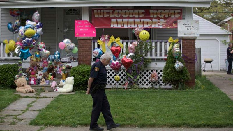 Una de las liberadas en Cleveland vuelve a casa tras una década de violaciones y maltratos