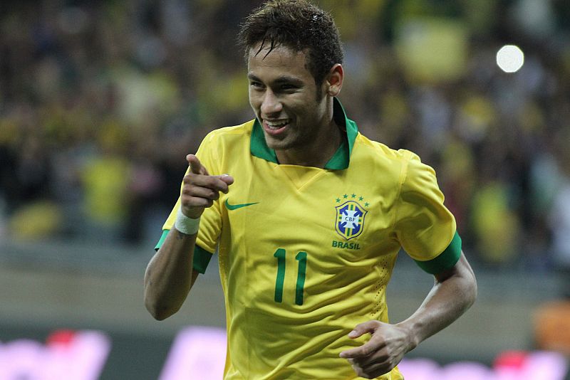 Neymar dice que no dejará el Santos antes del Mundial de Brasil