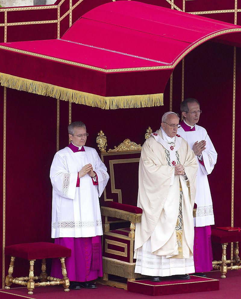 El papa Francisco pide que "se garantice protección jurídica al embrión"