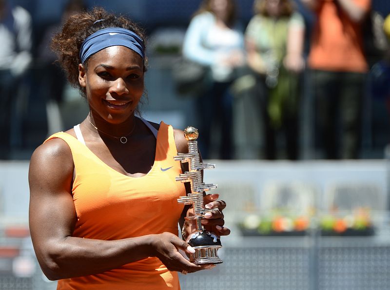 Serena Williams no da opciones a Sharapova y revalida el título en Madrid