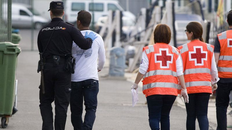 Unos 70 inmigrantes entran en Melilla saltando la valla con Marruecos