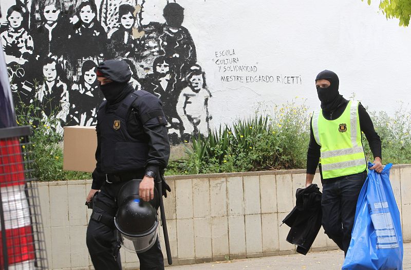 Detenidos cinco miembros del grupo anarquista Bandera Negra por enaltecimiento de terrorismo