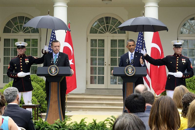 Obama dice que Siria es un problema internacional y que EE.UU. no actuará en solitario