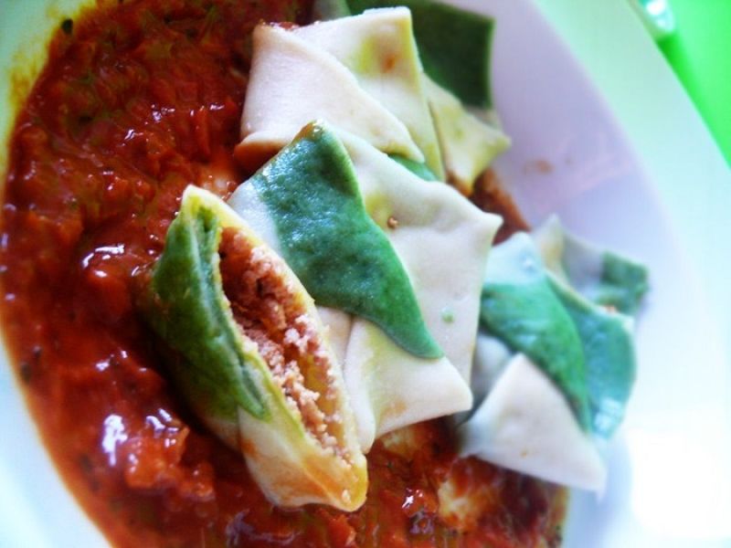 Raviolis bicolor con Passata di Pomodori 'My way'