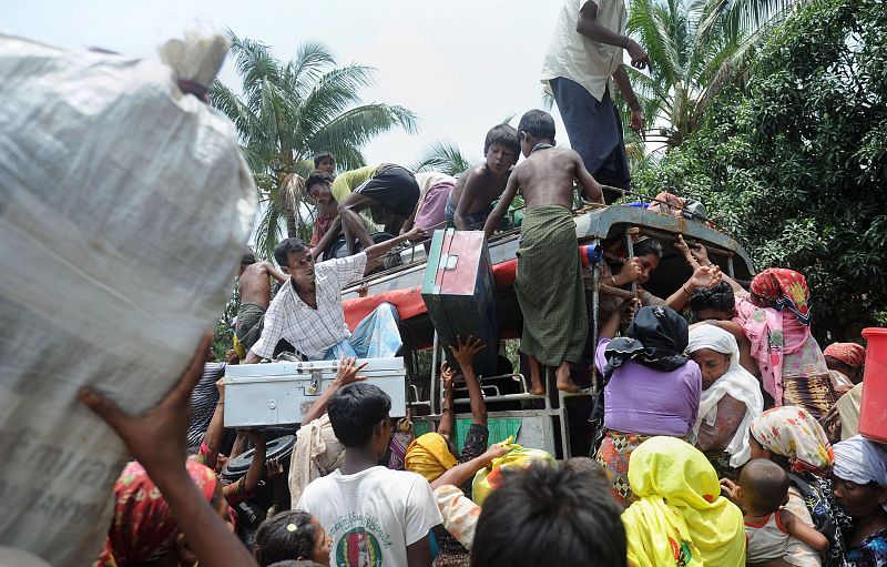 El ciclón Mahasen se aleja de Bangladesh y Birmania tras causar 42 muertos