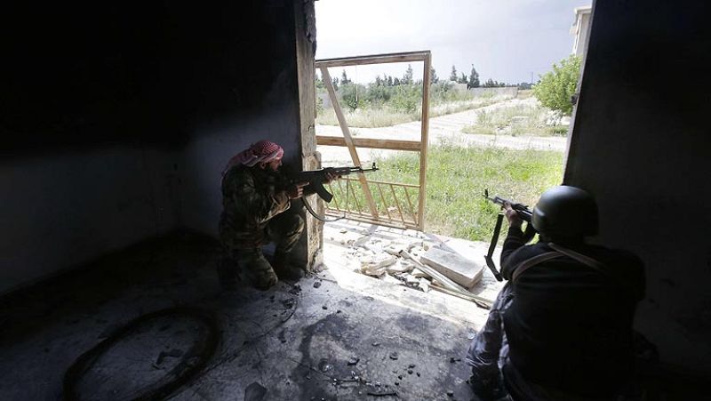 Los opositores sirios denuncia que continúa la ofensiva del régimen sobre Al Qusair