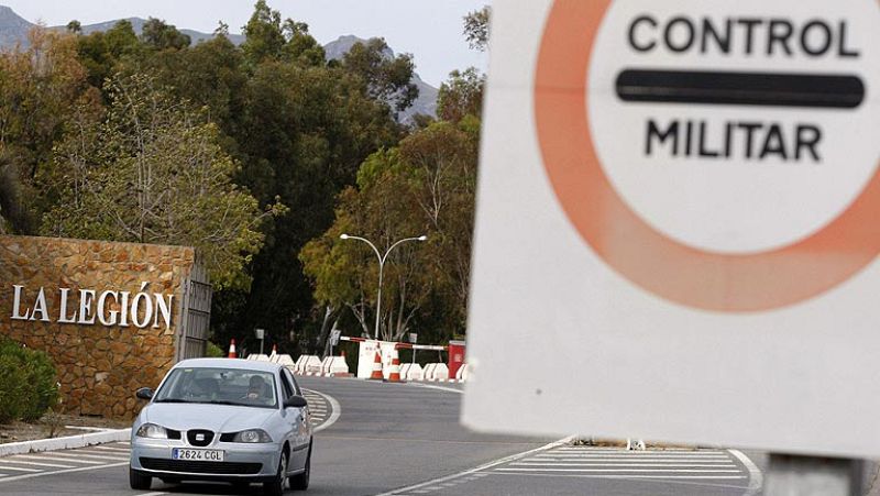 El militar herido grave en la explosión de Viator permanece en la UCI y su vida no corre peligro