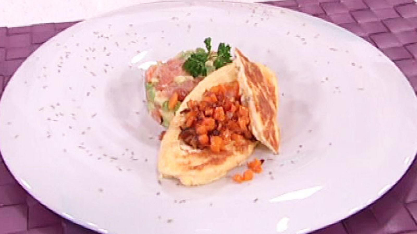 Saber Cocinar - Tortillas a los cuatro quesos con tartar de aguacate y salmón