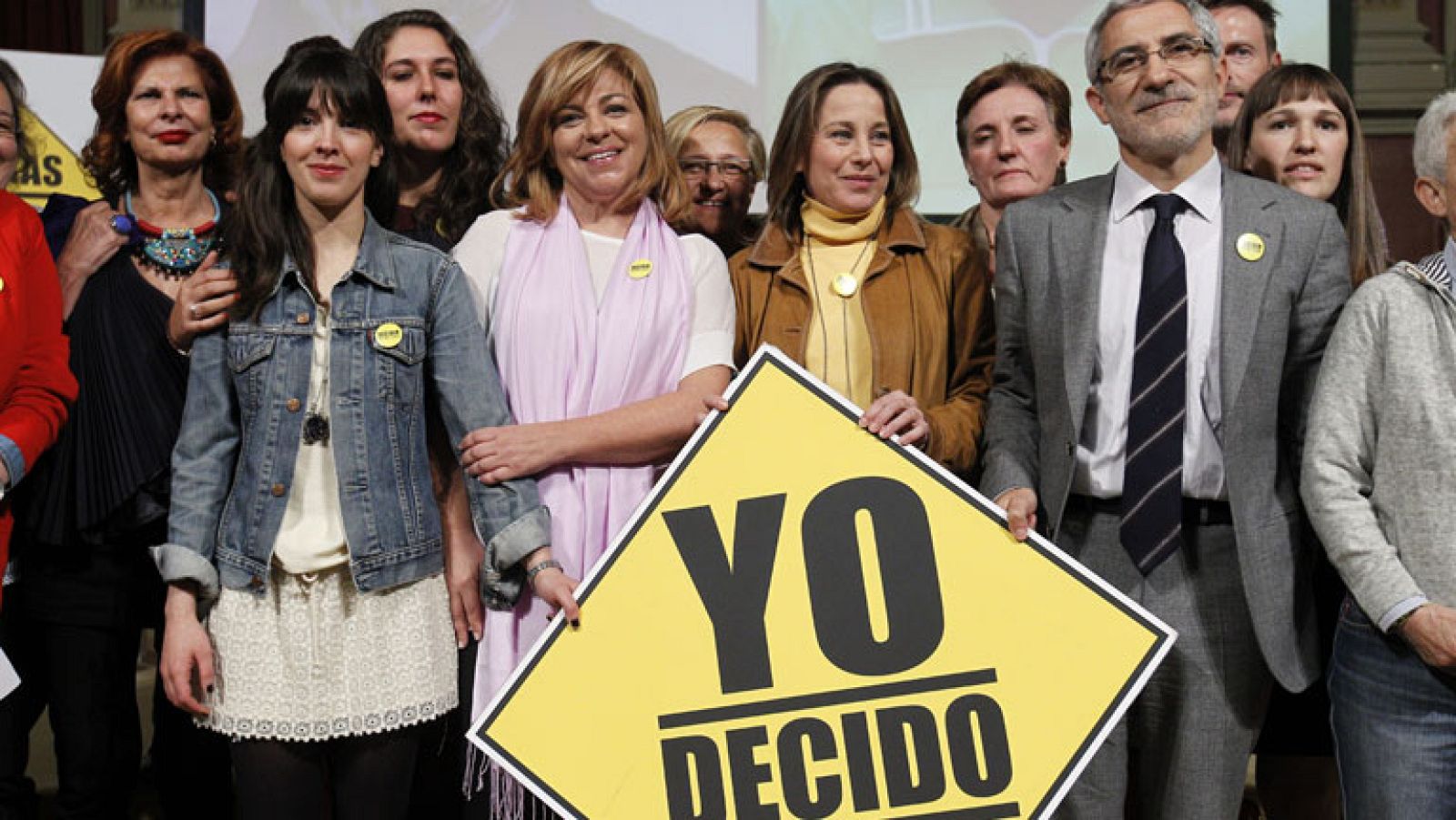 Personalidades de la cultura, la comunicación y la política defienden el derecho de la mujer a abortar | Ver