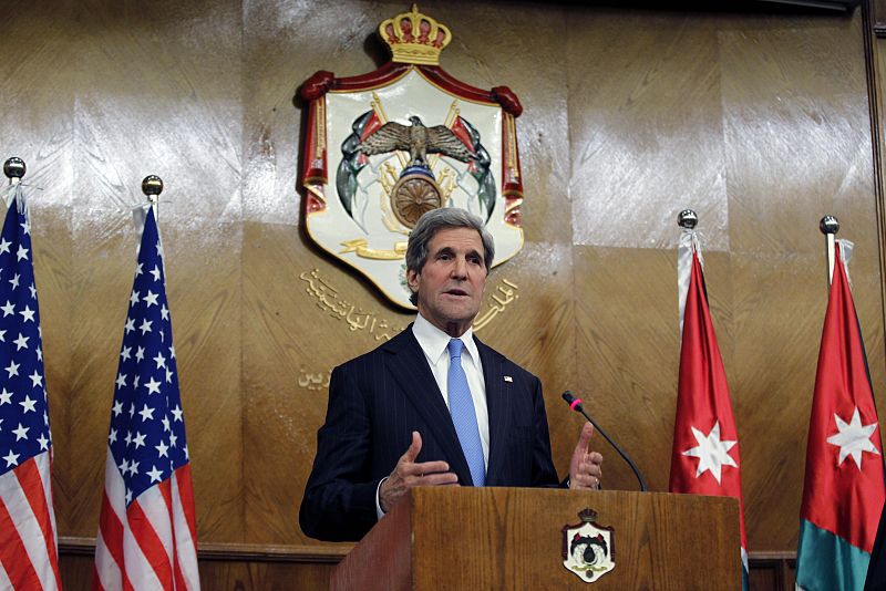 Kerry advierte a Asad de que si no se compromete con la paz aumentarán el apoyo a los rebeldes