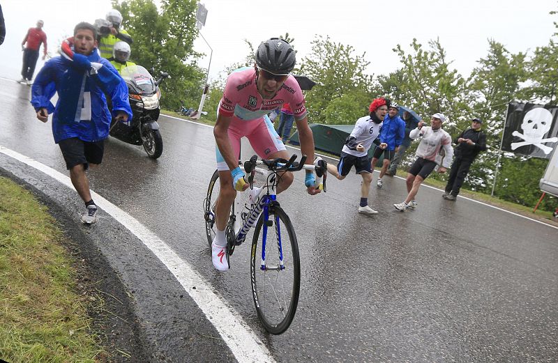 Nibali da en la cronoescalada un paso decisivo para ganar el Giro