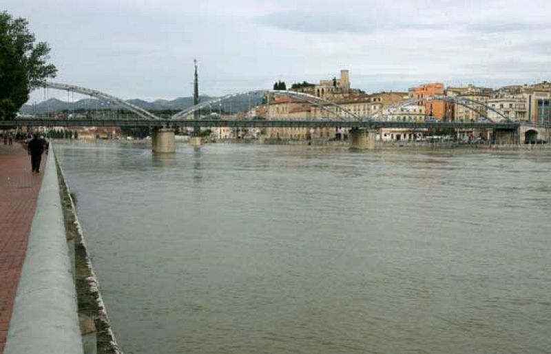 El Ebro se desborda en varias localidades catalanas a causa de las últimas lluvias