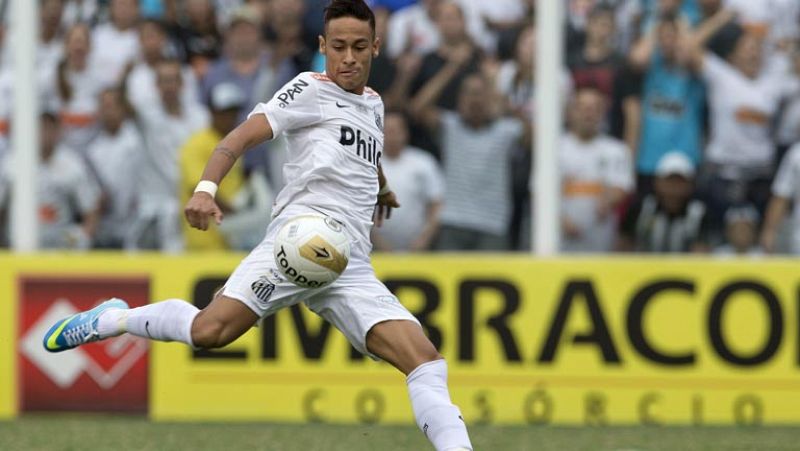 Neymar aplaza la decisión hasta consultar con su familia