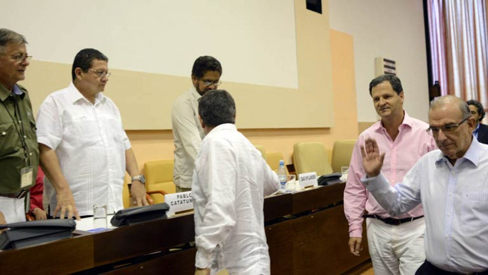 Satisfacción en Colombia por el acuerdo alcanzado entre el gobierno y las FARC