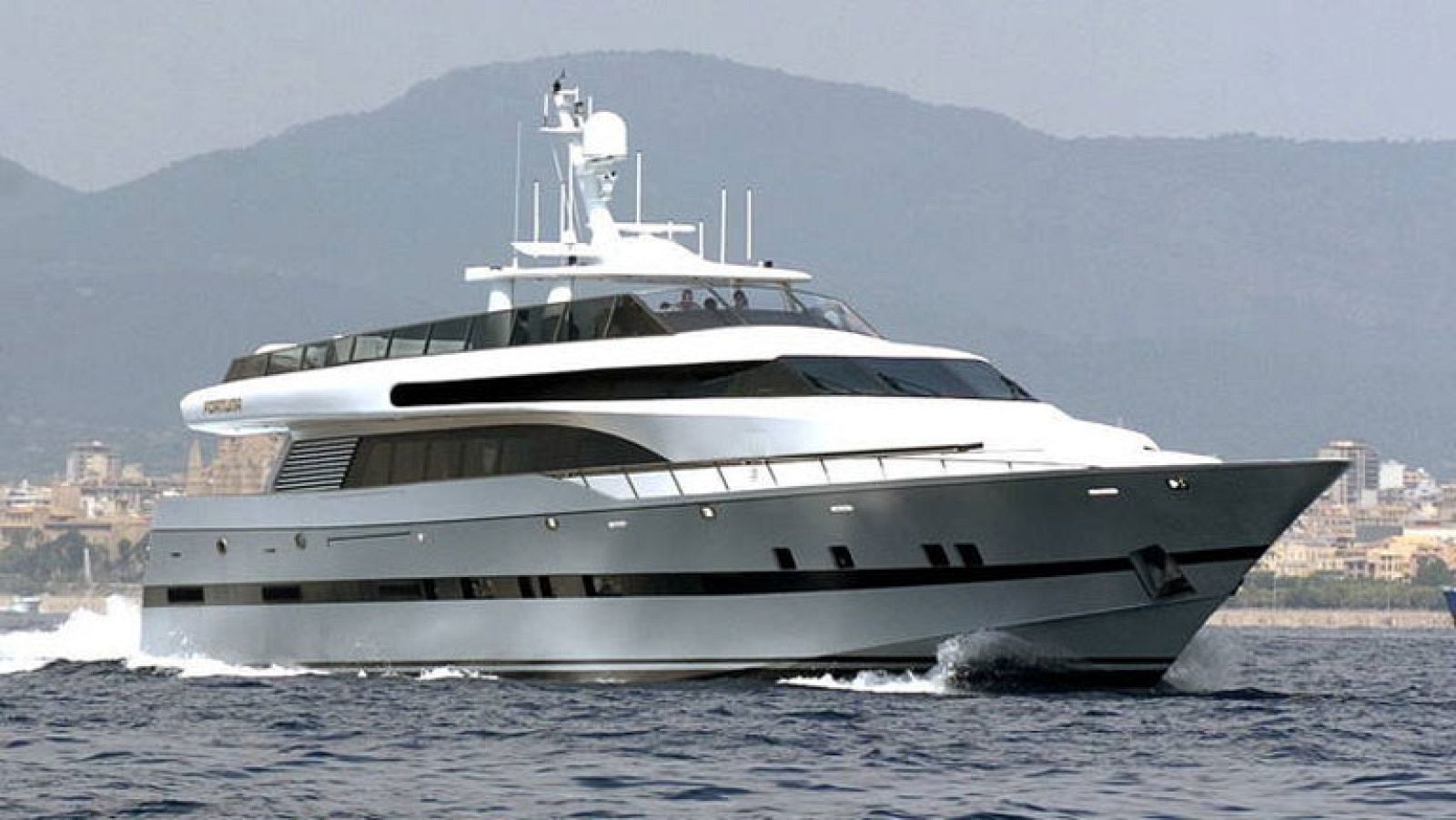 Los empresarios que regalaron el yate al rey piden se lo devuelva | Ver