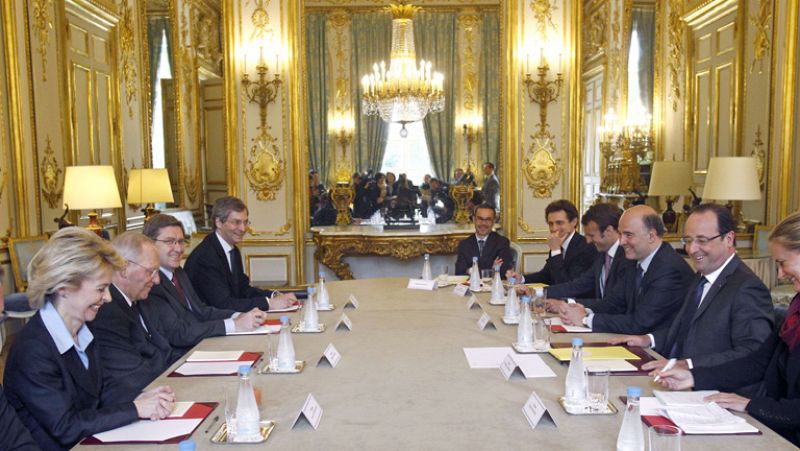 Hollande pide movilizar fondos europeos "rápidamente" para luchar contra el paro juvenil