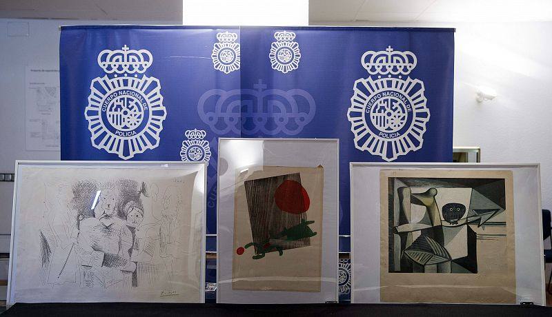 La Policía Nacional recupera en Málaga tres obras de arte de Picasso y Miró robadas en 2010