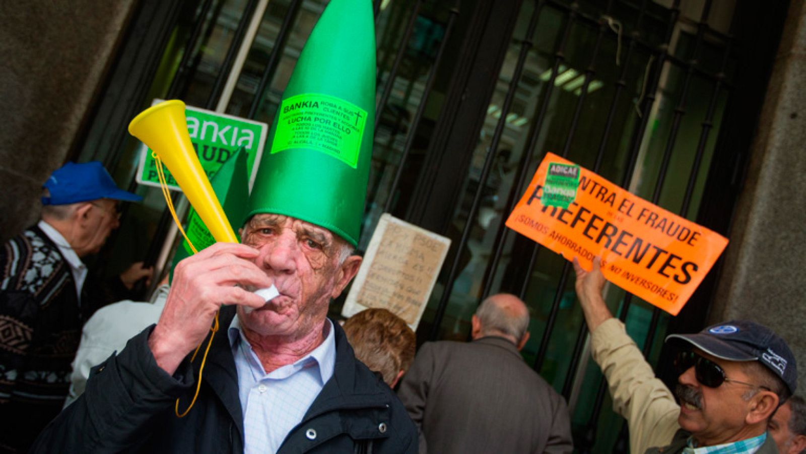 La Fiscalía Anticorrupción no ve delito en la venta de preferentes | Ver