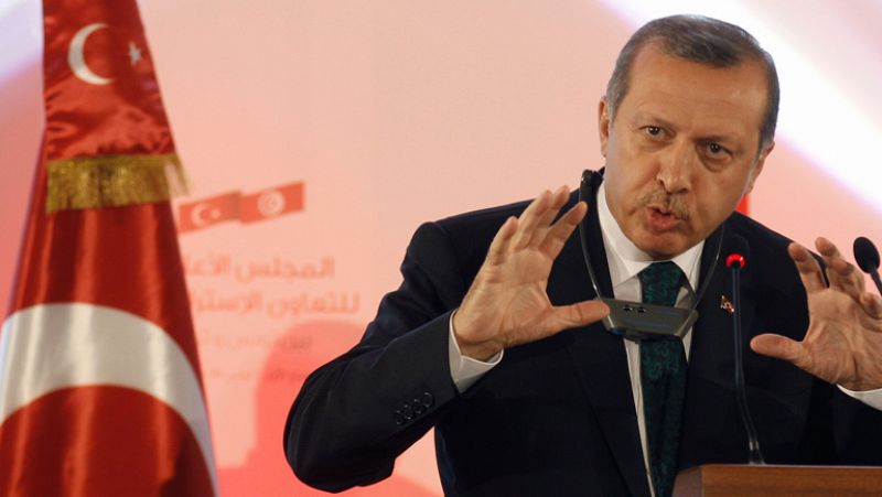 Erdogan calienta su regreso a Turquía y advierte a los manifestantes de que no cederá