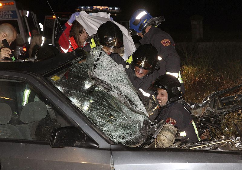 Once personas fallecen en las carreteras españolas durante el fin de semana