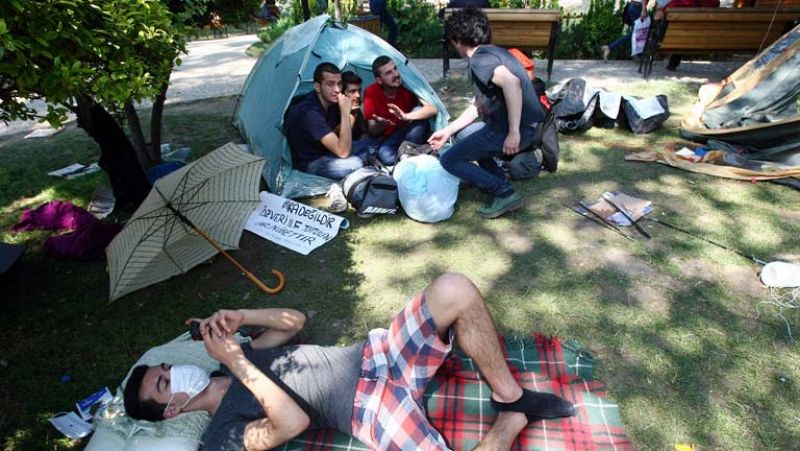 La Policía turca desaloja a los acampados en una plaza de Ankara