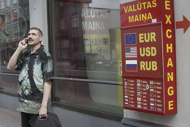 Standard & Poor's mejora la nota de Letonia por el impacto positivo que tendrá su entrada en el euro