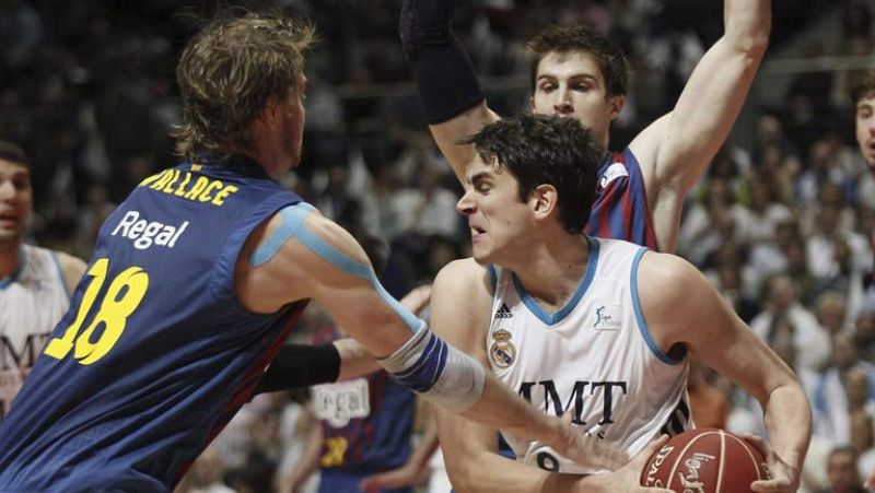 El segundo duelo Madrid-Barça, caldeado por el polémico final del primer choque