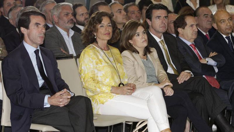 Aznar pide ante el Gobierno de Rajoy "retomar un programa de reformas" acorde con el PP