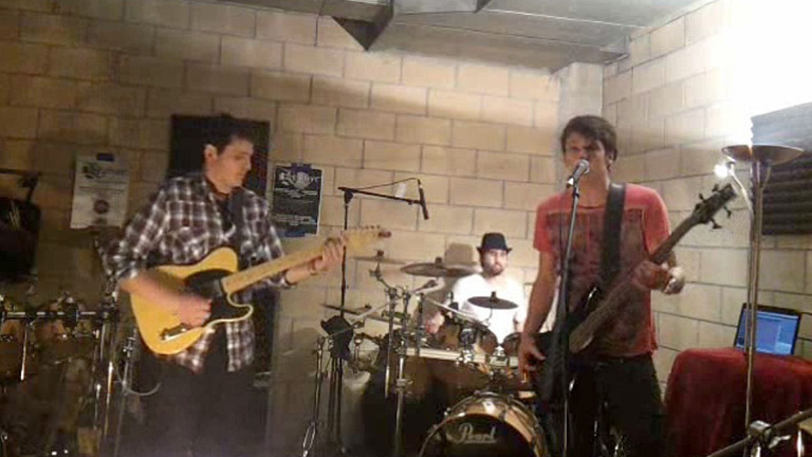 La reMovida - Latitud 43 - "Mentira en realidad"