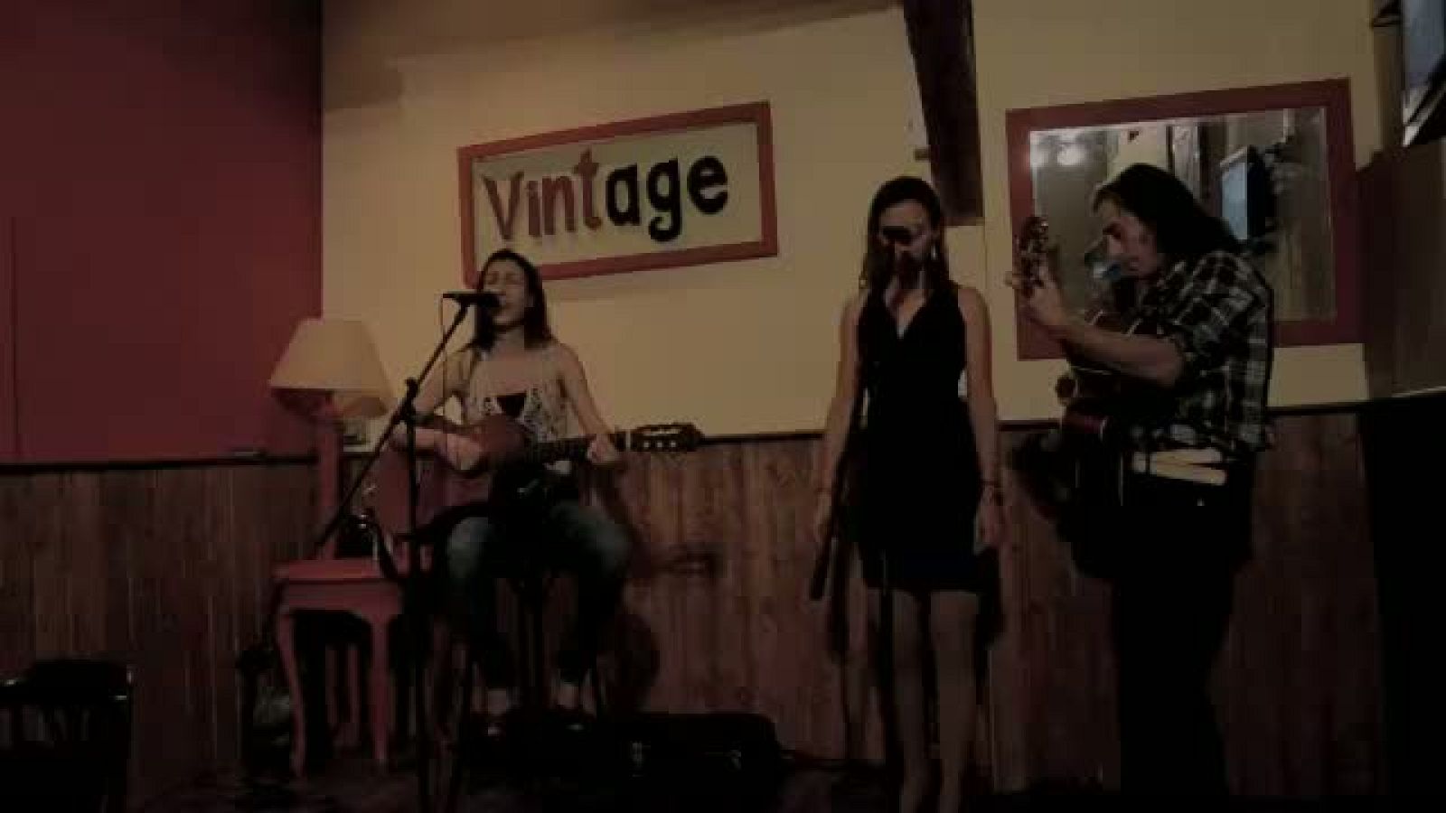 La reMovida - Trilogía - "Polos opuestos"