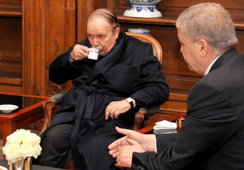 Difunden las primeras imágenes del presidente argelino Buteflika desde que enfermó en abril