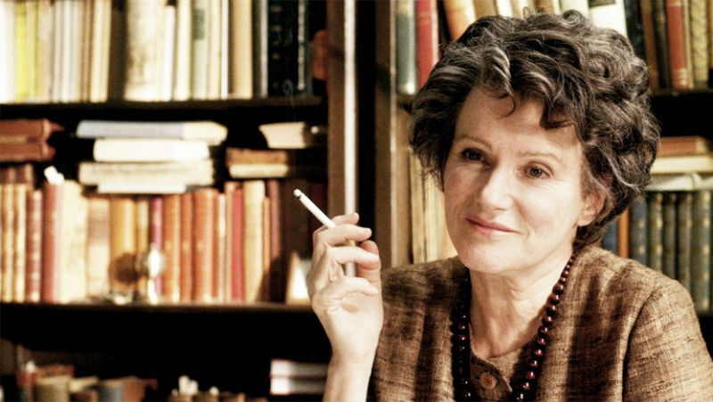 'Hannah Arendt', la soledad de la pensadora de fondo