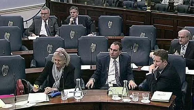 El Parlamento irlandés debate prescindir del Senado para ahorrar