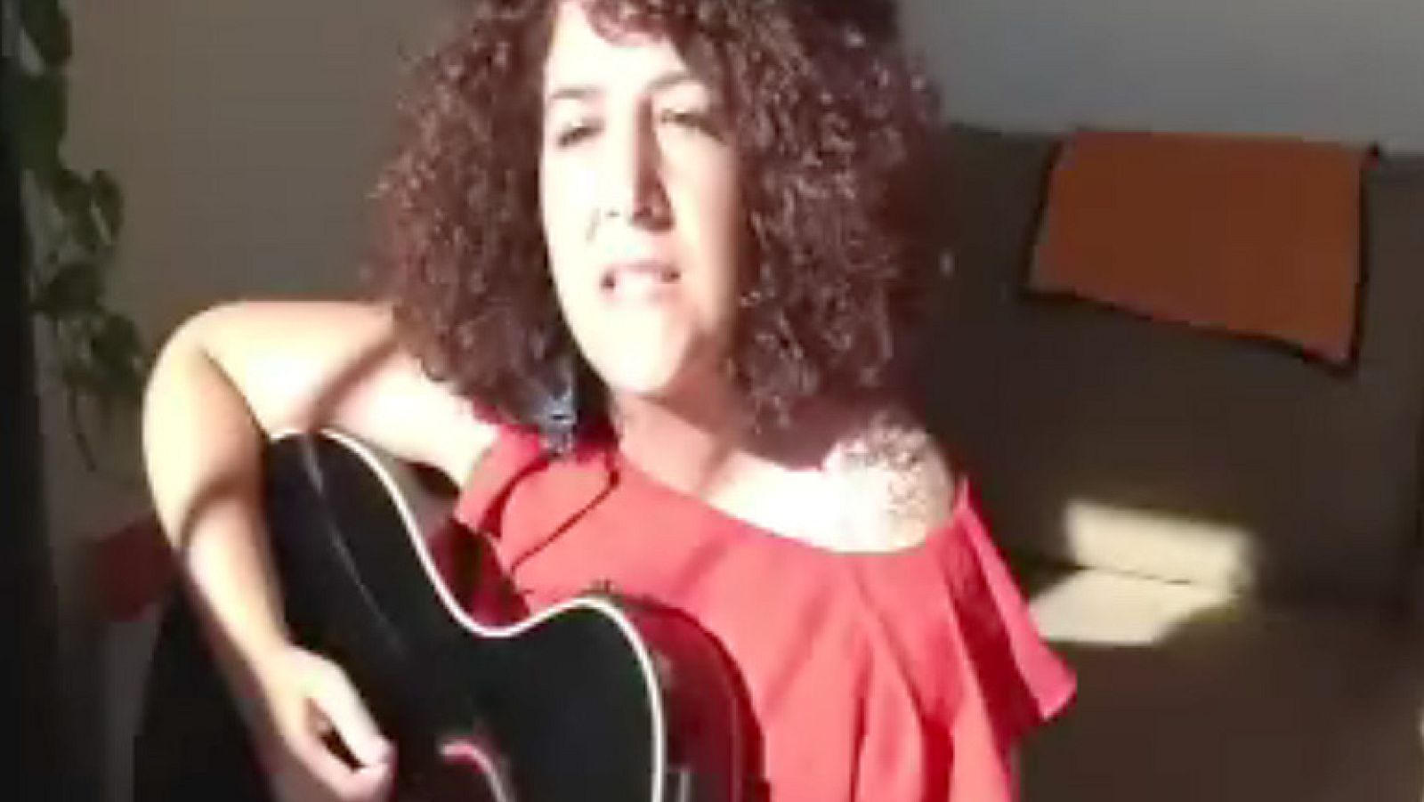 La reMovida - Lucía Caramés - "Olas"