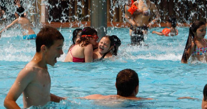 ¿Bañarse en la piscina provoca un corte de digestión?