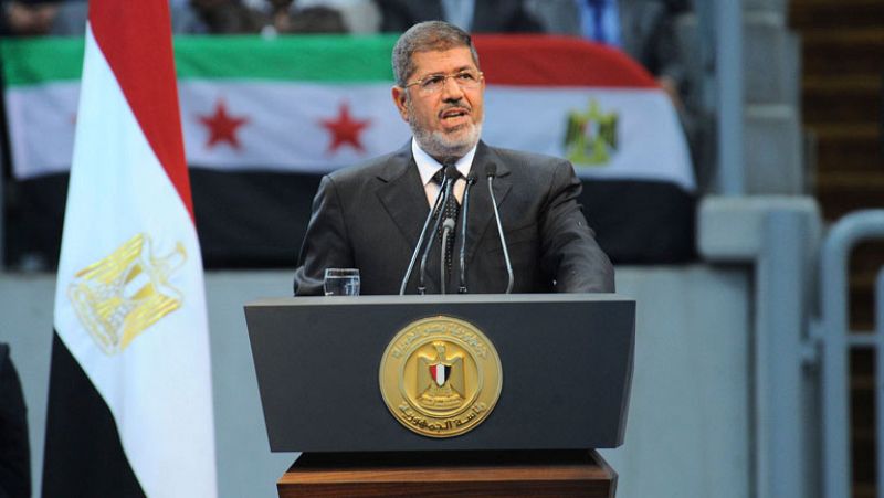 Morsi anuncia que Egipto rompe las relaciones diplomáticas con Siria