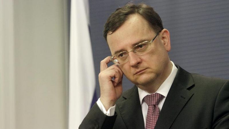 El primer ministro checo anuncia que presentará su dimisión este lunes